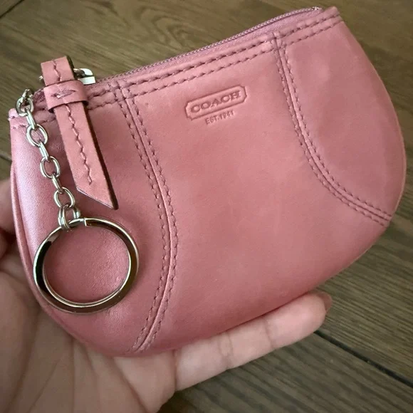 Pink Coach leather pouch and Ivory Coach Kristin woven envelope wallet clutch - Picture 11 of 12